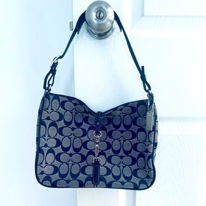 ✨Vintage Authentic Coach✨6091 signature Hampton USED good condition